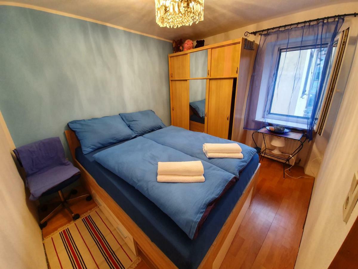 Apartment North To South *